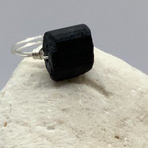 ❤️NEW Ring Raw Black Tourmaline Silver Tone Boho Wire Wrapped Size 7